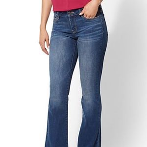 GAP BOOTCUT JEANS